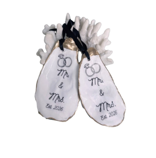 “Mr & Mrs” Ornament