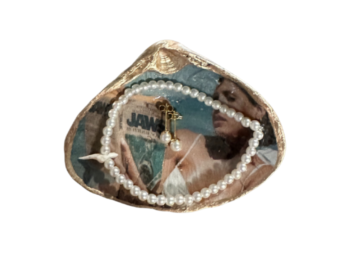 JAWS Themed Jewelry Set
